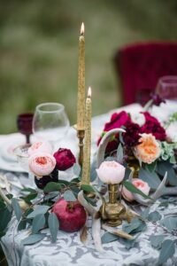 wedding table decoration ideas with glitter table candles