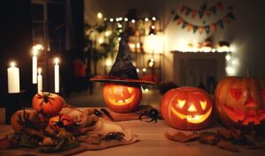 Halloween decoration ideas with pillar candles 