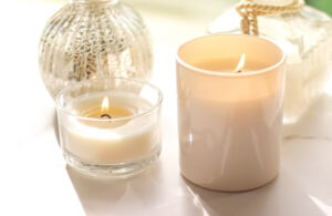 vanilla smelling candles in jars 
