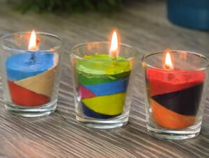 DIY rainbow candles in jars 