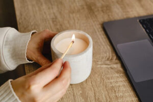 Improve your mood with aroma candles 
