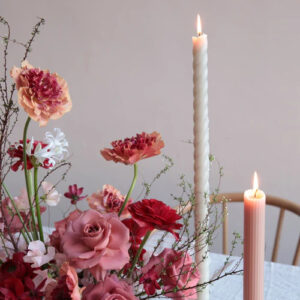 table decoration with candles and flowers 