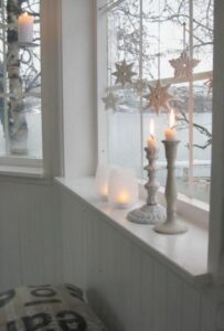elegant Christmas window decor ideas 