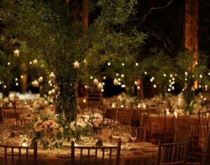 Hanging candles for wedding table decor ideas 