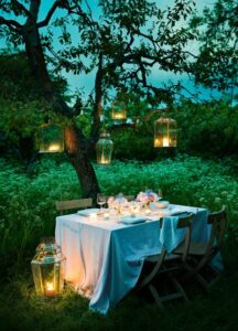 romantic dinner decoration ideas in garden 